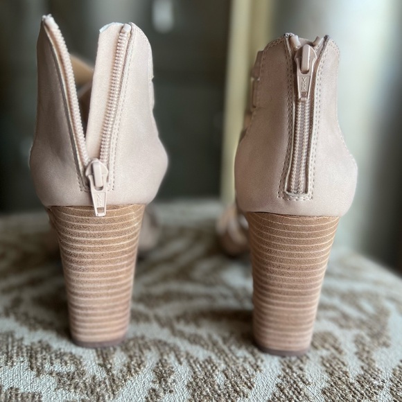 Nude strappy booties sandals - Picture 10 of 13